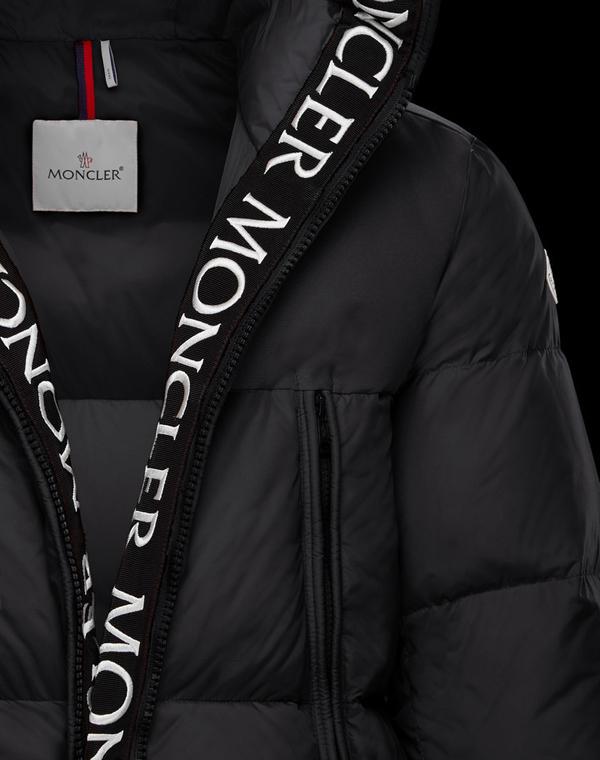 安心送料関税込! MONCLER モンクレール スーパーコピー 18/19AW MONTCLAR レインウェアダウン 8090802